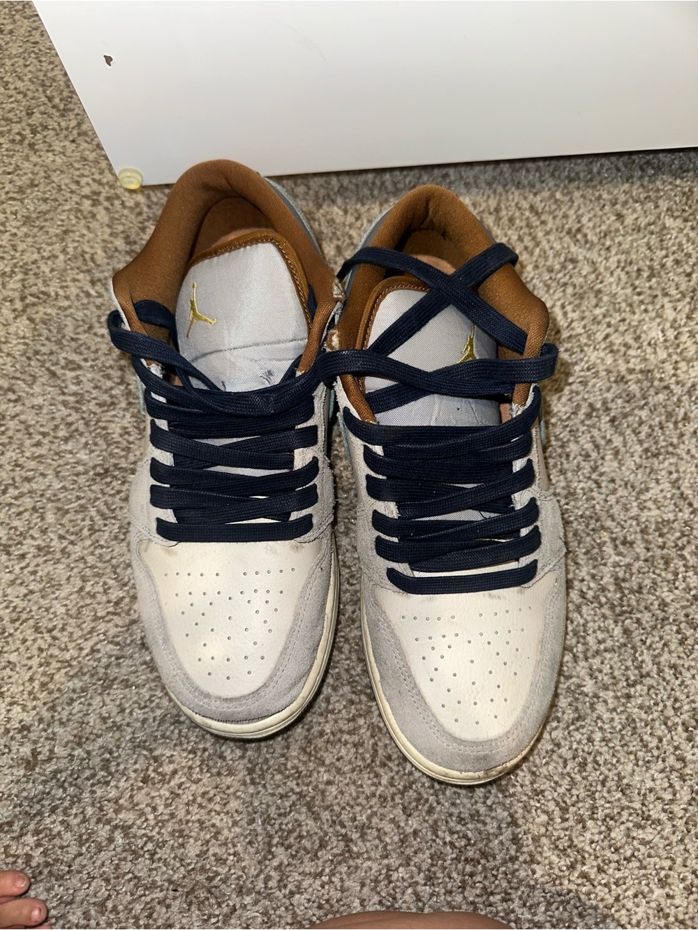 Men Nike Sneakers - Picture 4 of 5